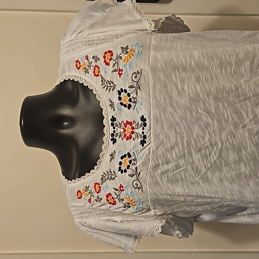 Torrid White Puff Sleeve Swing Top - Picture 3 of 14